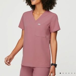 Wear FIGS - Catarina One-Pocket Scrub Top - Mineral Mauve - XS